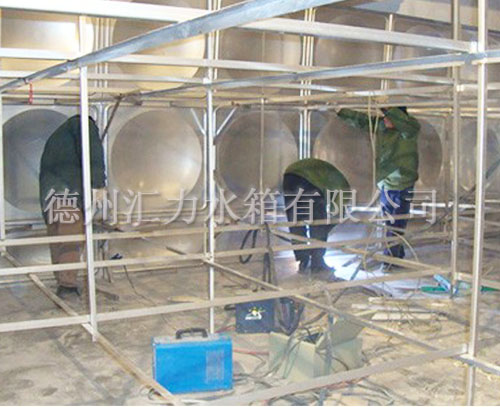 匯力不銹鋼水箱施工現(xiàn)場(chǎng) 匯力不銹鋼水箱施工現(xiàn)場(chǎng)